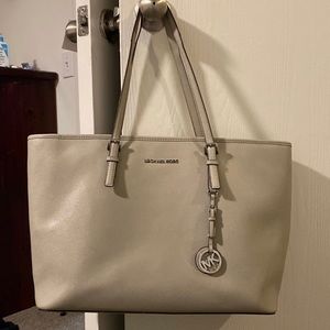Michael Kors Jet Set Tote